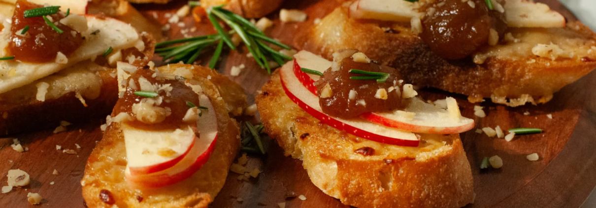 Apple and pumpkin crostini